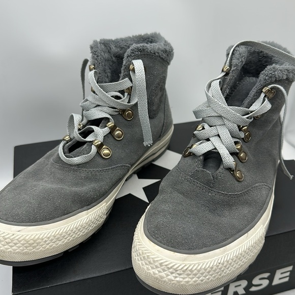 Converse Chuck Taylor All Stars Women’s Size 7 Color Light & Dark Grey - Picture 2 of 7